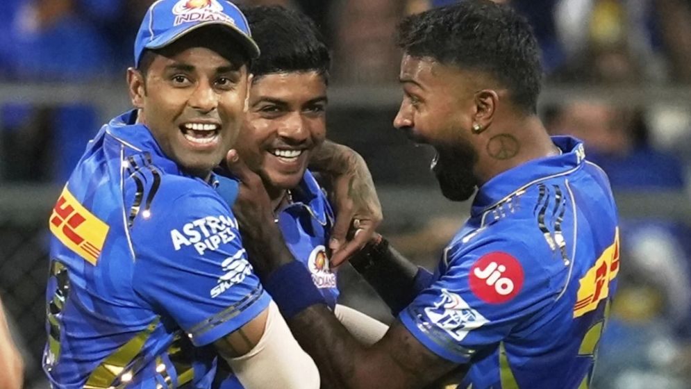 মুম্বাইয়ের সামনে দাঁড়াতেই পারল না কলকাতা